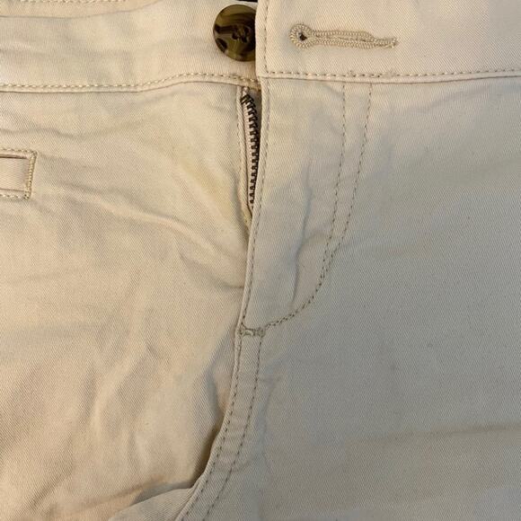 Express light khaki shorts - Picture 2 of 4